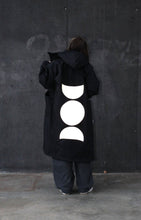 Ielādējiet attēlu galerijas skatītājā, Midi Jacket with Gold Moon reflector
